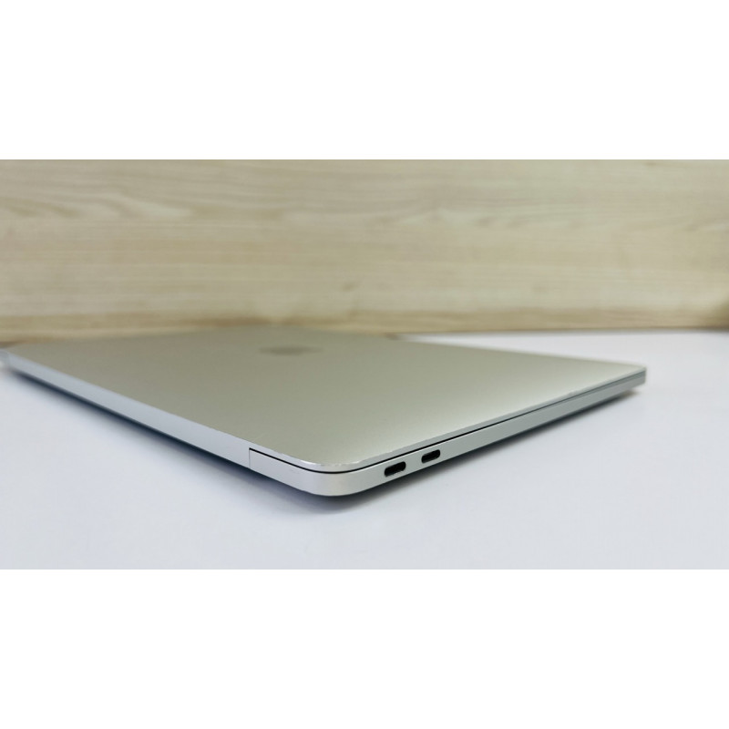 MacBook Pro 13 2017 Silver i5 2.3ghz 16/128